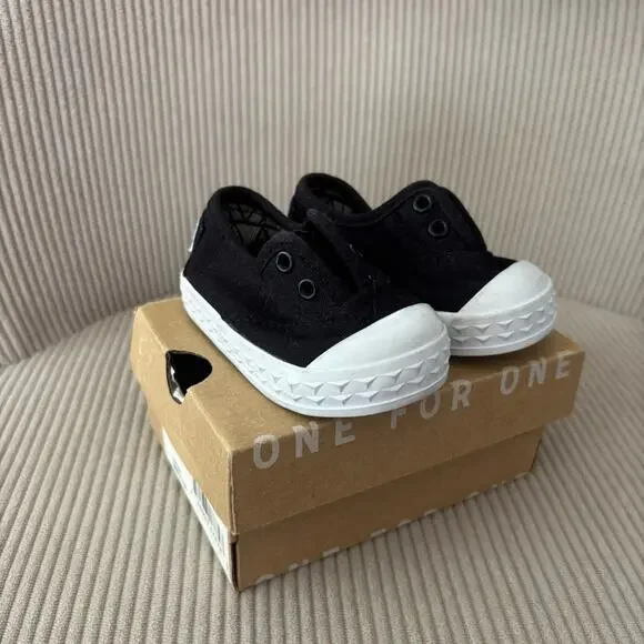 Toms Shoes Tiny Baby Black Canvas Sneakers Slip On 3C - Picture 1 of 7